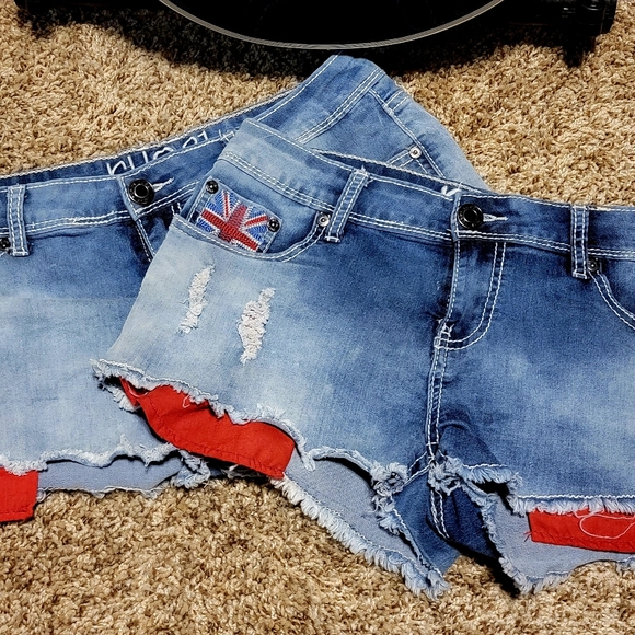 Rue 21 Shorts Exposed Red Pockets.. 7/8 and 9/10 avail. - Picture 5 of 8